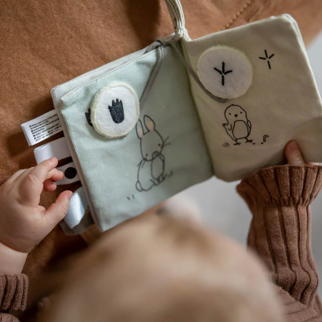 Activity Booklet Whose Trail