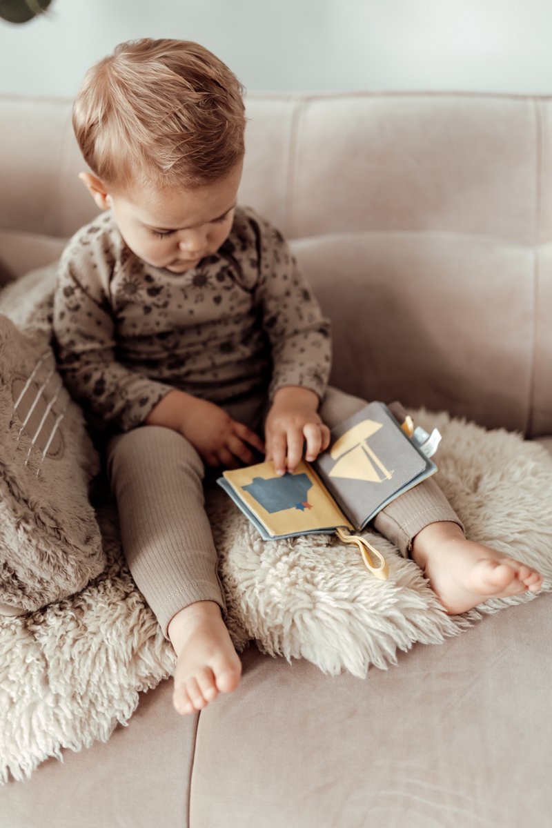 Snoozebaby Buggy Booklet Voertuigen - Knisperboekje - Geel 4