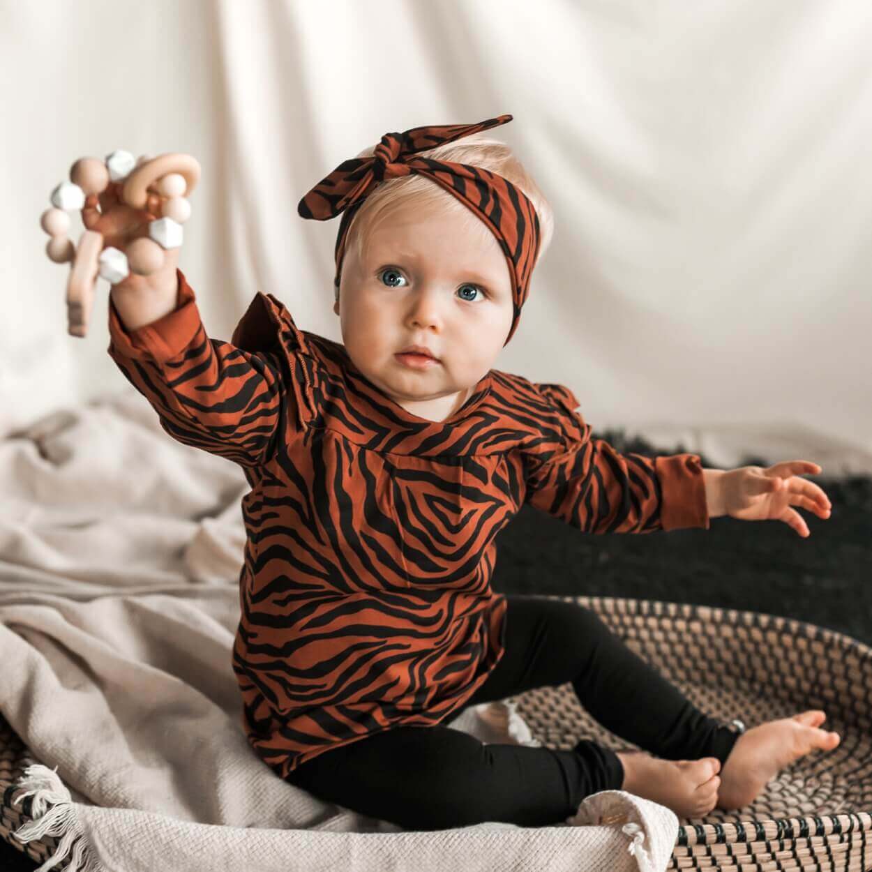 Your Wishes Zebra Ruffle Shoulder Dress - Baby Jurkje Bruin2