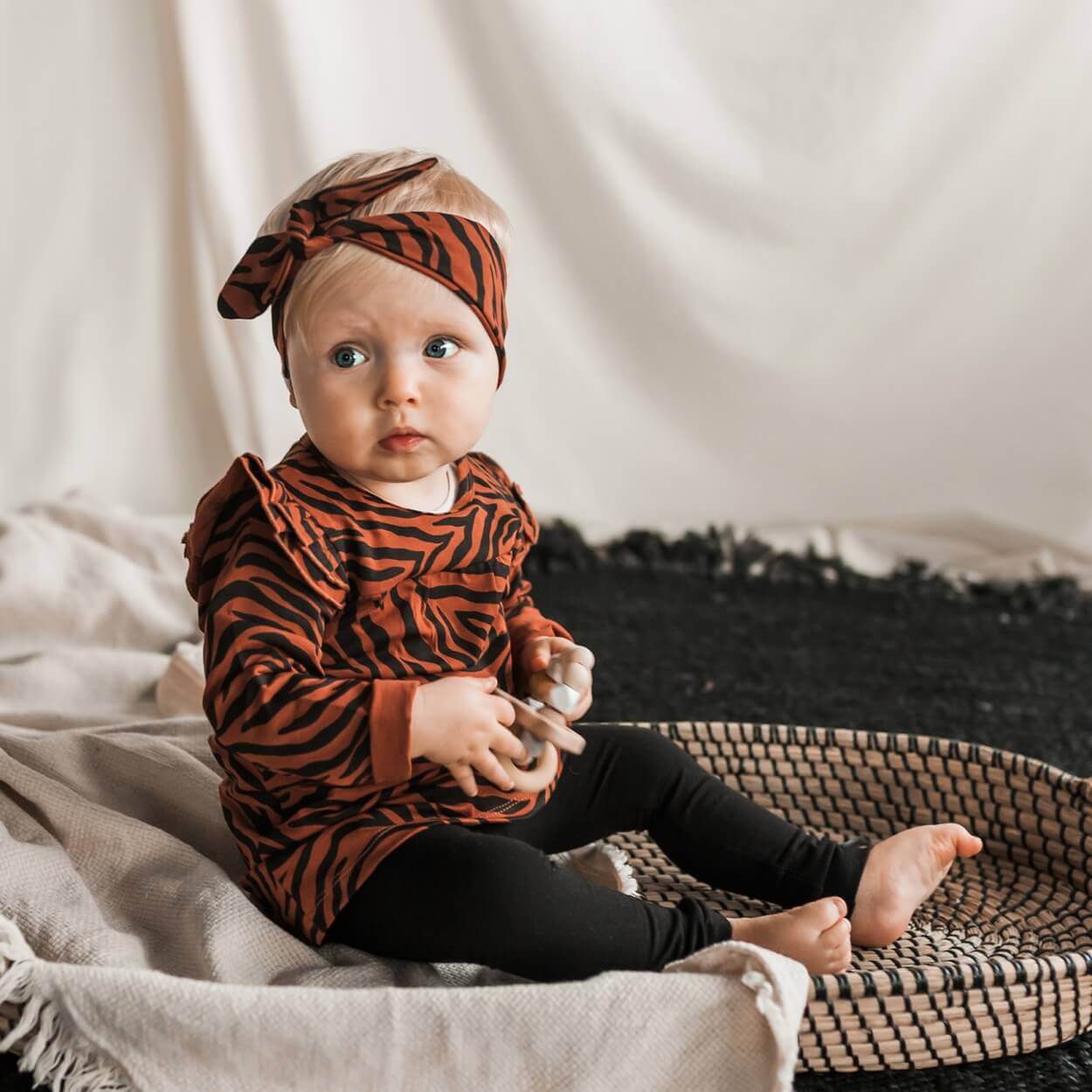 Your Wishes Zebra Ruffle Shoulder Dress - Baby Jurkje Bruin3
